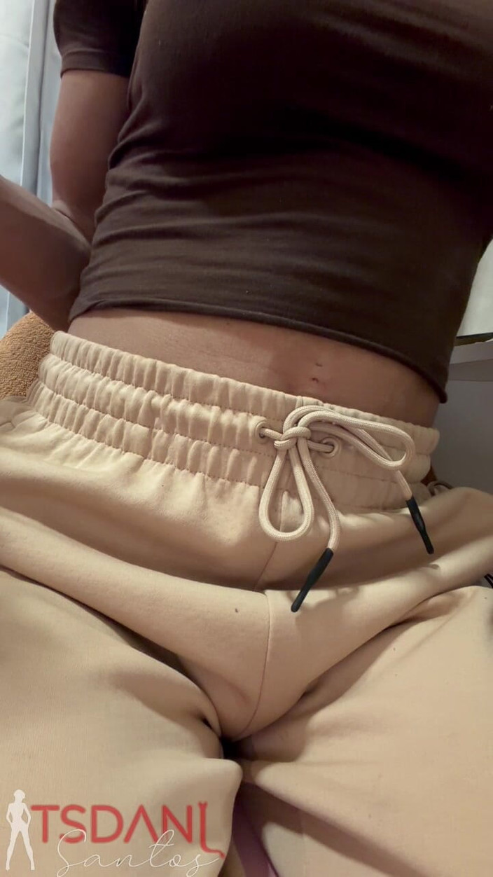 Tsdanisantos1: De Boa Em Casa Fazendo Live Sem Gozo.