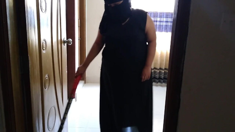 Aria Mia: Niqab Hookup - Hot Arab BBW Teen Maid Fucked by Boss...