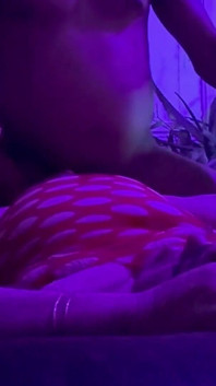 Randka Late Night z bykiem Liz biorącym prosto twardy kutas