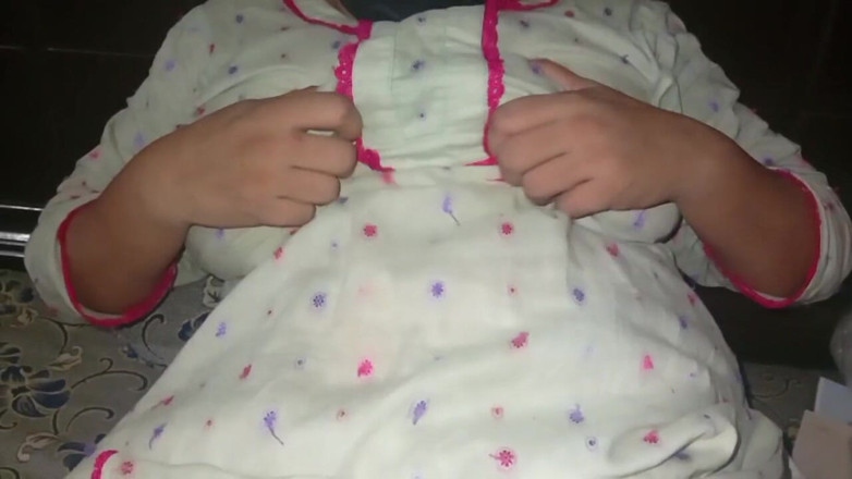 Ashu0286: Video seks tante seksi india dengan besar lagi asik