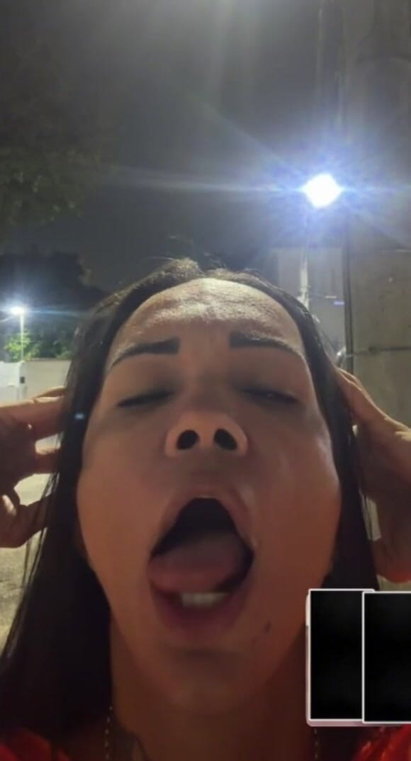 Renata Frazao: 화상 통화