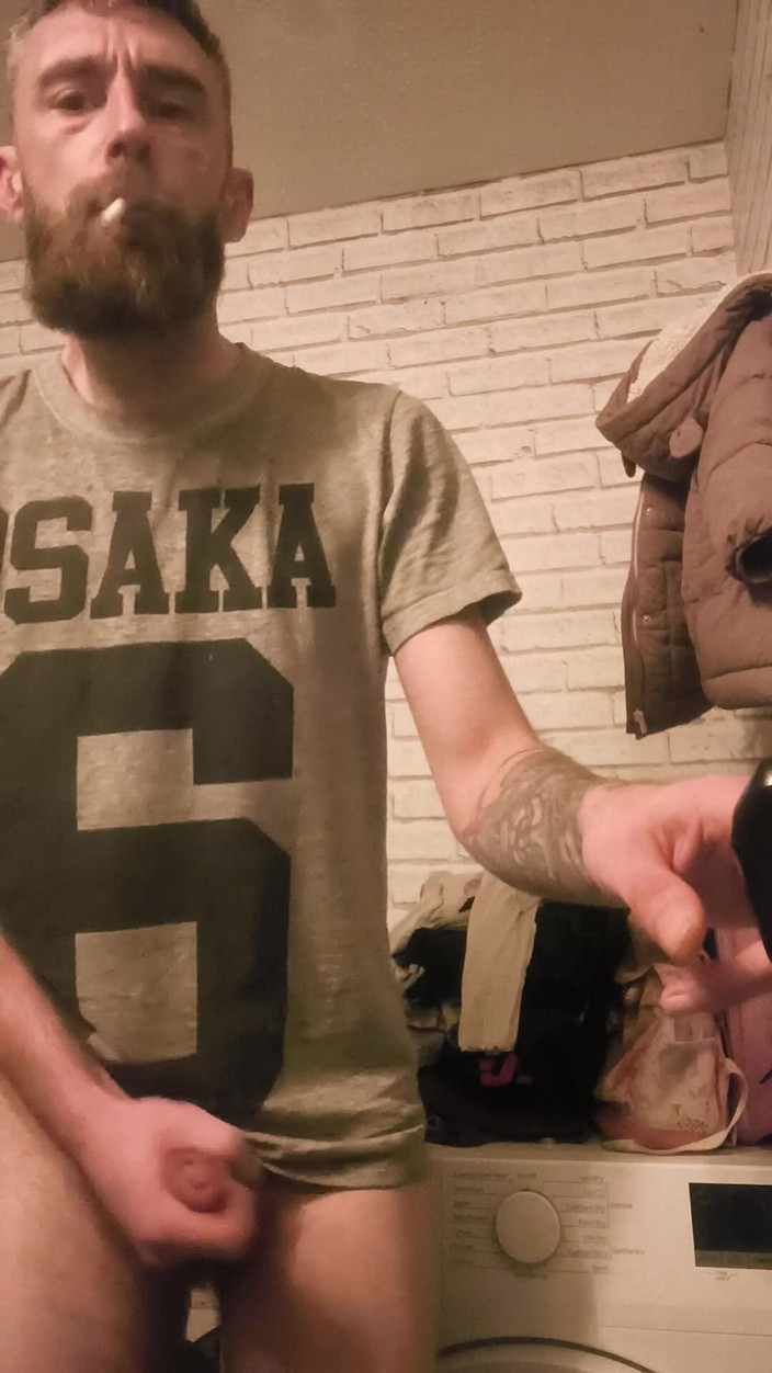 Smoking stoker: Gioco con il mio culo e fuma