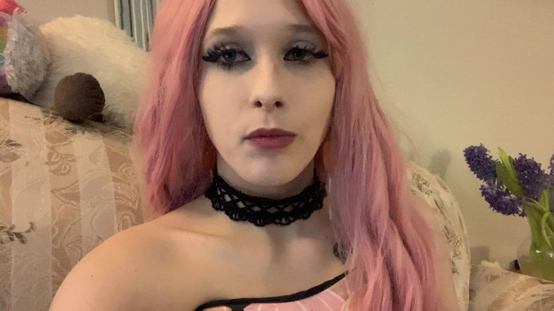 EmoDream1998: La bella teen succhia le bolle