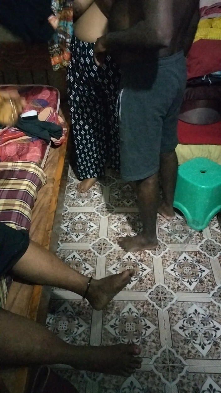 Tamil lesbian: Chạm vào bộ ngực nói chuyện nóng bỏng