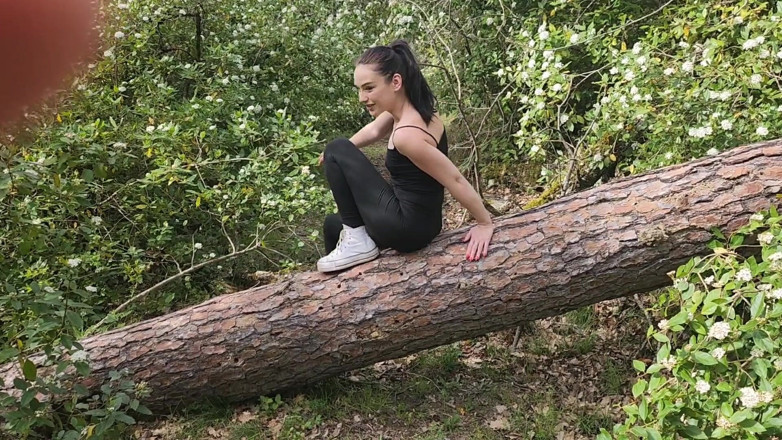 Alice Drake: Jogging En Foret