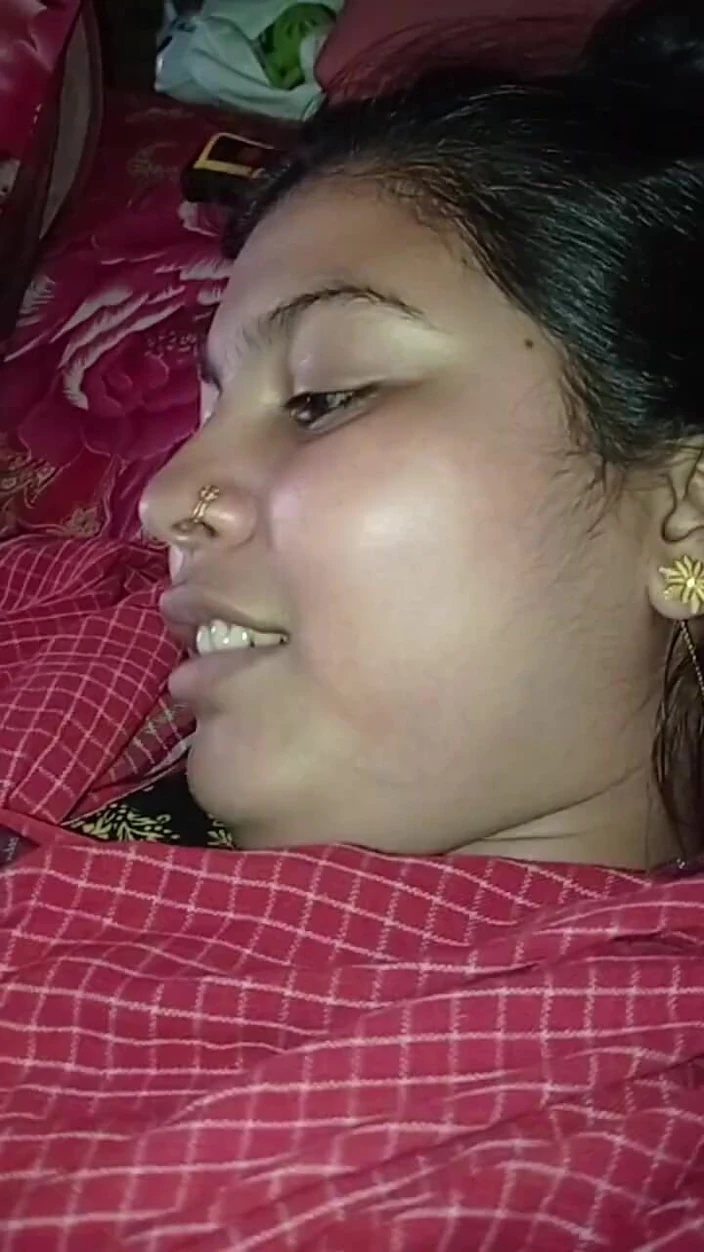Desi Video BD: Newly Married Couple's Cute Caring Husband Wife Love