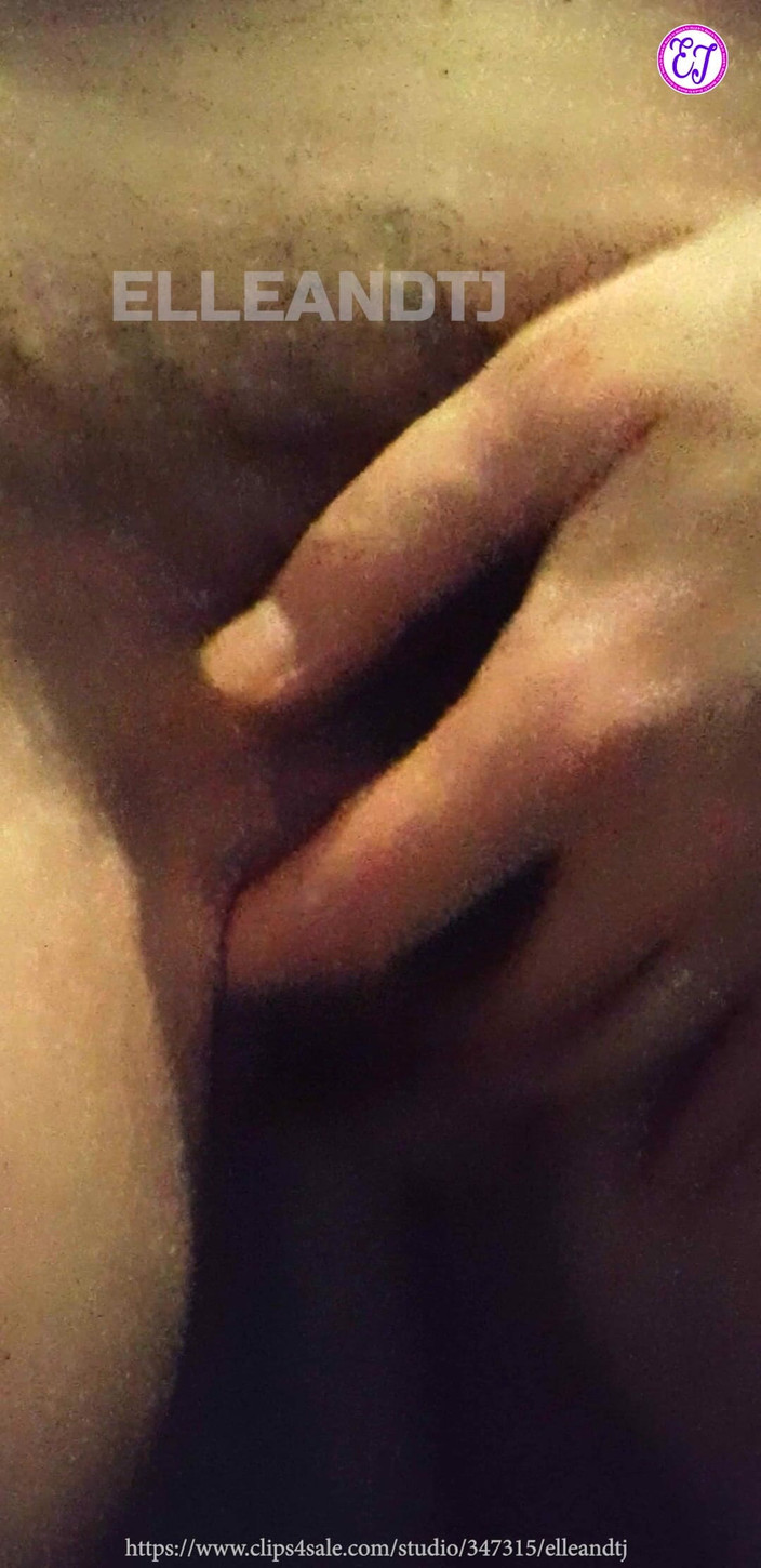 elleandtj: 毛茸茸的熟女手淫