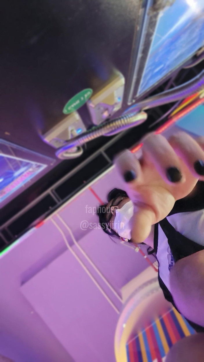 Caged sissy: Caged Sissy: Arcade 1st Try