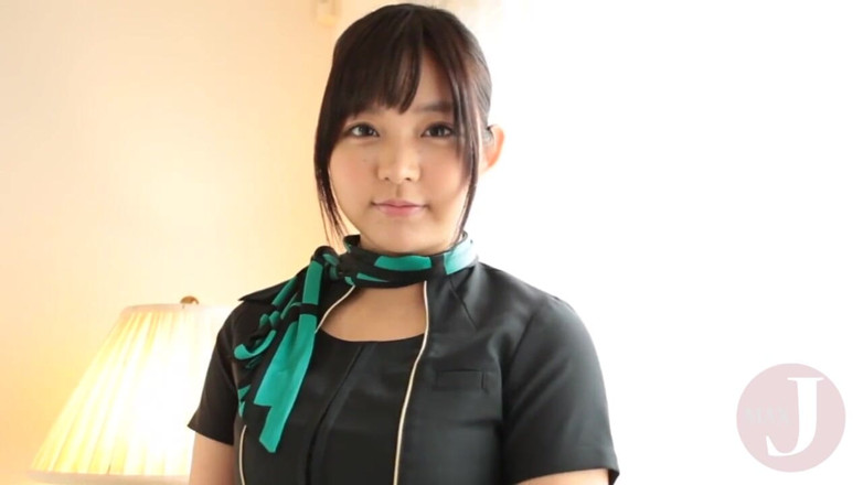 Asian happy ending: Japanese masseuse pleasuring her client's dick