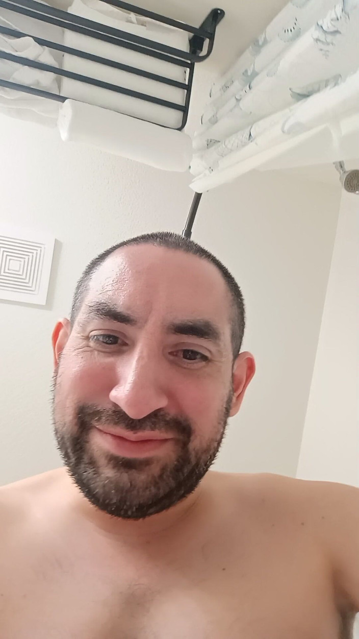 Brandon Lee: プールボールとディルドをワンホールで