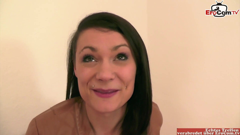 EroCom: Real amateur casting with a skinny German woman