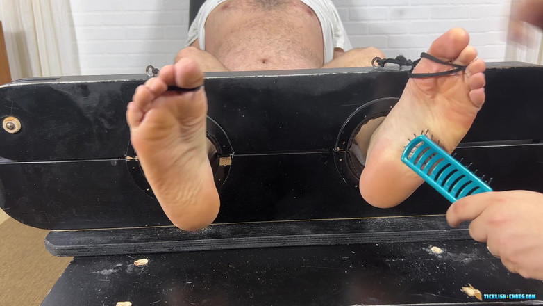 Ticklish Chubs: Affärsman på hans nåd