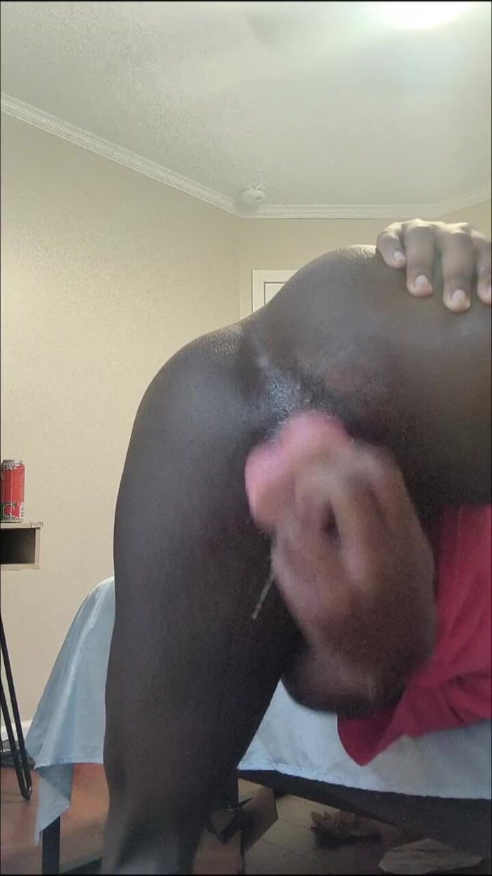 DaBlackFemboy: Gruby Femboy Creaming Na grubym dildo