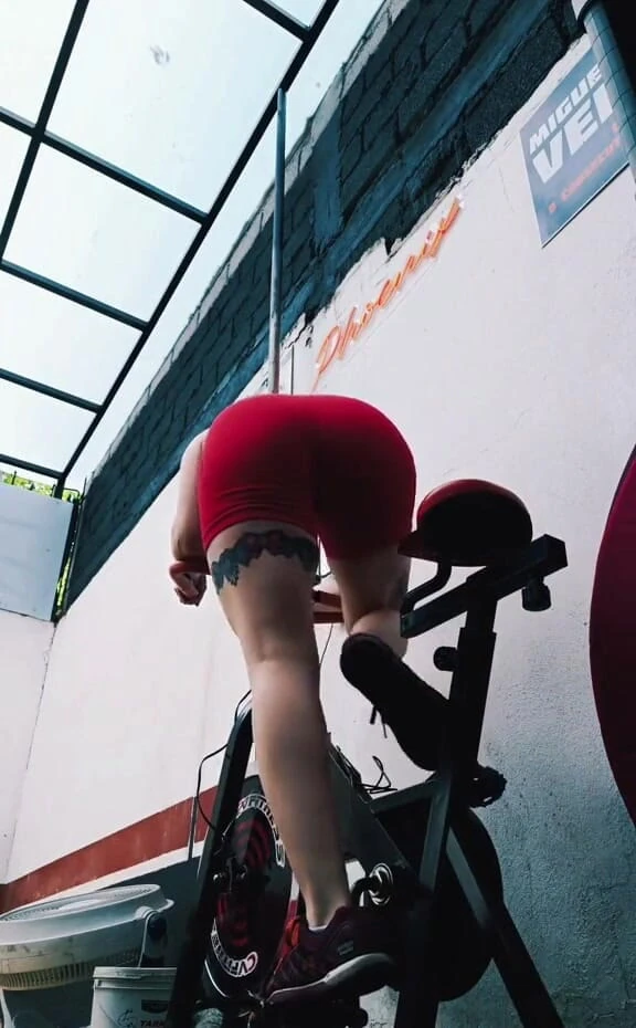 Kndy Kmille: Nahraji takové video, celé nahé