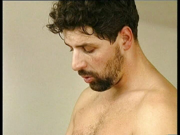 German Teen Hookers: 他摧残了她18岁少女的屁股 - 第一次肛交