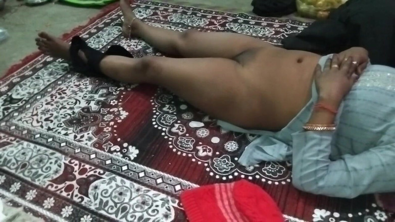 House stage: Desi baculaté tělo