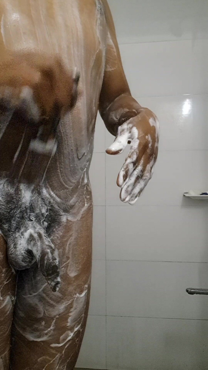 Indianexhib: Hintli çıplak banyo ve tam vücut ve cinsel organ tıraşı