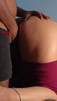 Treinamento quente de professores de ioga termina com intensa sessão de sexo fodendo minha professora de ioga
