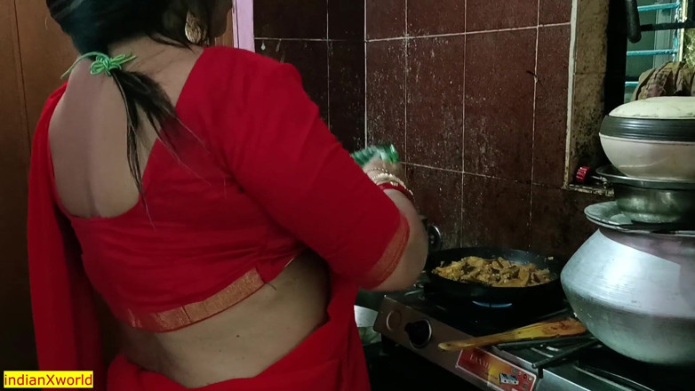 Indian Xshot: Heiße stiefmutter bringt stiefsohn bei, wie man fickt