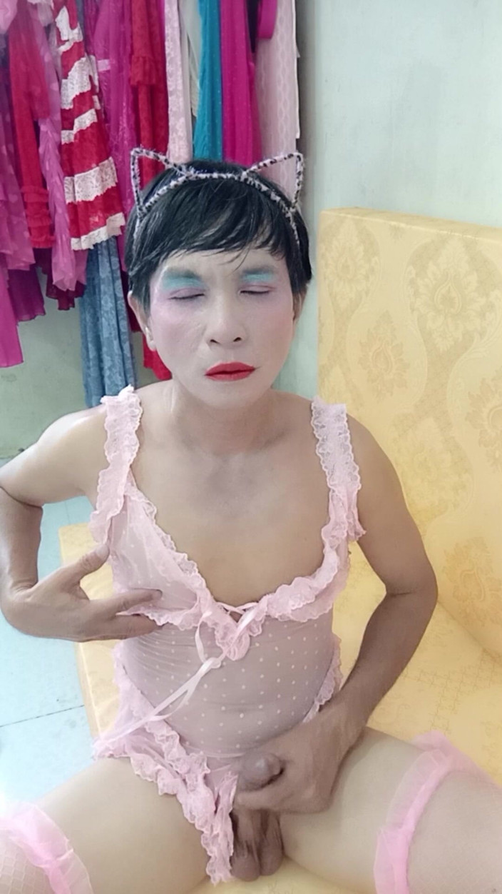 nguyen dang thien tri: Transgender draagt sexy lingerie porno bedrijft de liefde om pik...