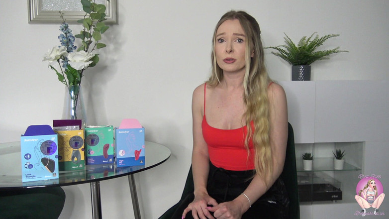 Brea Rose: Satisfyer, spielzeug aus dem boxen