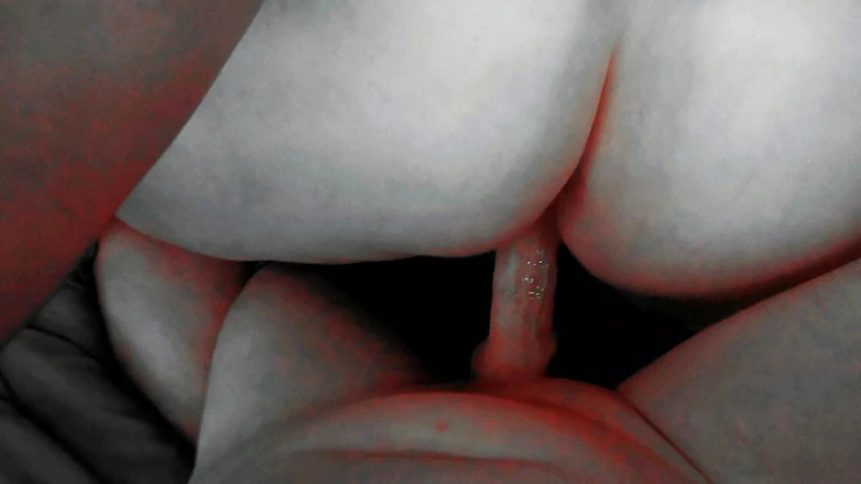 Deep Throat MYLF: Gordas rabudas de quatro