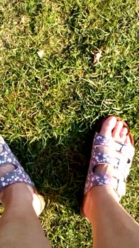 Çıplak Ayak, Terlikle