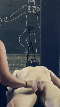 Dominatrix Mistress April - Tři otroci s jedním bičem.