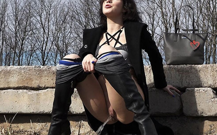 Puffy Network: Úleva větru od Got2Pee, kde dívky přicházejí chcat