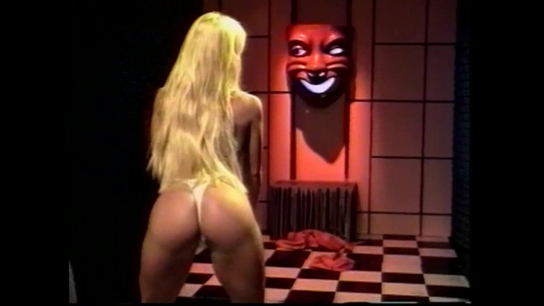 Vintage megastore: Retro-blondine hat solo-sex mit dildos