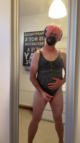 Julia Trans: Zrcadlo, zrcadlo na zdi