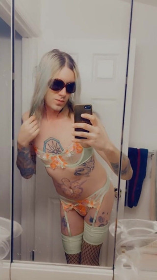 CarmenMelatonin: Classy and Sassy Babe loves To Play In Her Tiny...