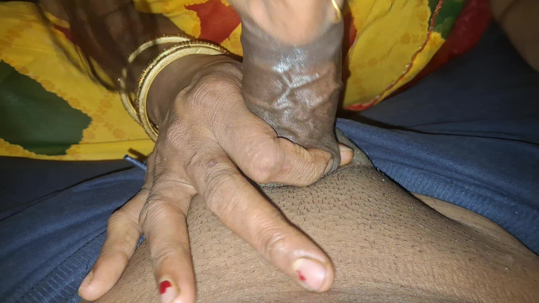 Busty Banuu: Rondborstige tieten vrouw zuigt aan mijn lul