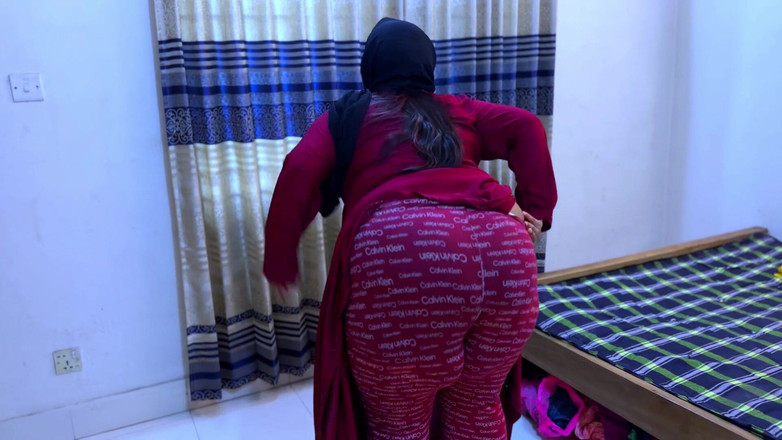 Aria Mia: 아랍 아름다운 거대한 엉덩이와 거유 핫한 새엄마 시오후키 &amp; 보지 쳐주기 후 오줌