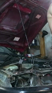 ช่างยนต์สาวเซ็กซี่ Vilu Vidish โดนกระแทก Toyota Ae101