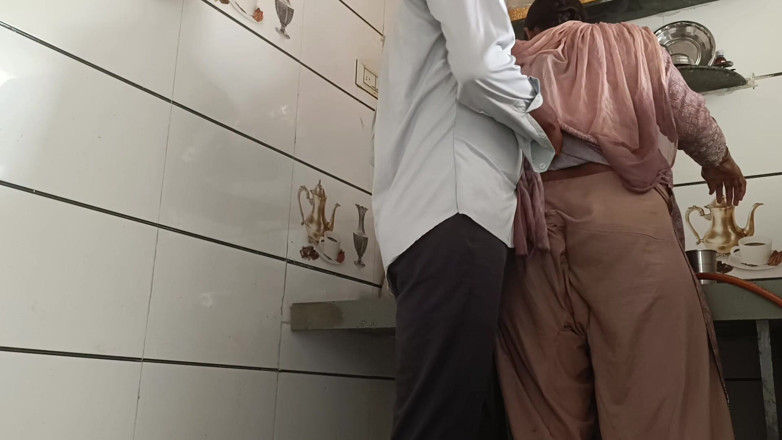 Bhabhi UP: Zábava s Bhabhi Ji v kuchyni