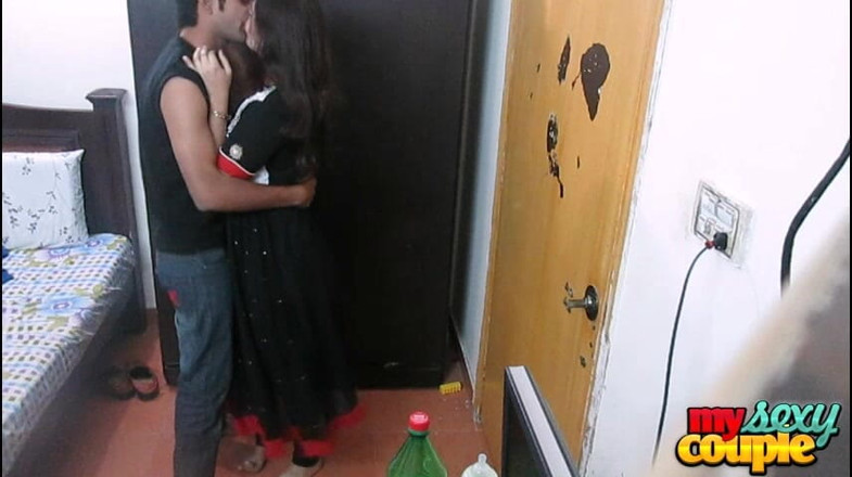 Desi Couple Sunny & Sonia: Kärlek romantik och het sex av gifta desi par