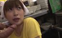 JAPAN IN LOVE: 길거리 라면 가게에서 털이 무성한 일본 소녀와 함께하는 핫한 라면 장면 - 2_threesome