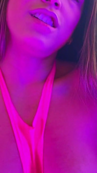 POV Pompino in Luce Neon Dalla Pornostar Latina Mianins