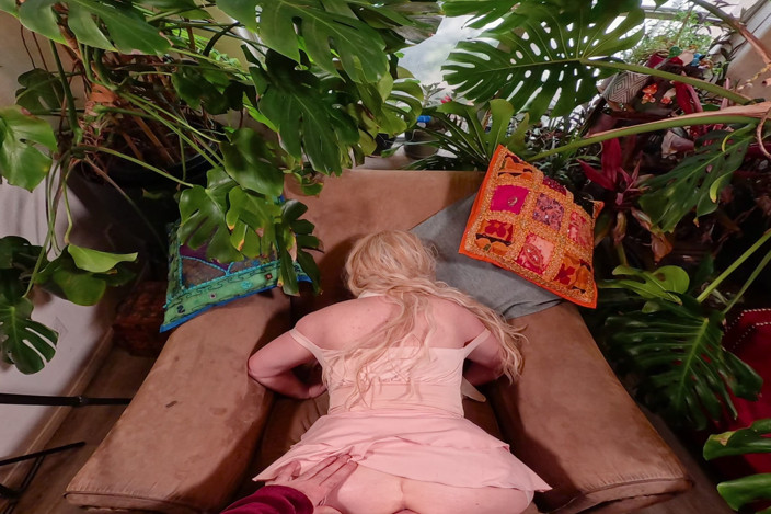 Erin Electra VR: Esposa Paga Deuda