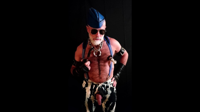 MusclesCigarsFFPig: Nipple Pumping