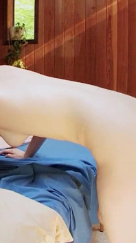 마사지 중 대물 자지로 의붓아빠에게 따먹히는 마른 빨간 머리 십대