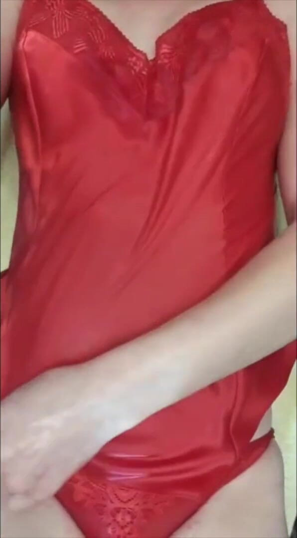 Aqua Pola: Pinkeln sie auf mein selbst in satin, wenn sie im...