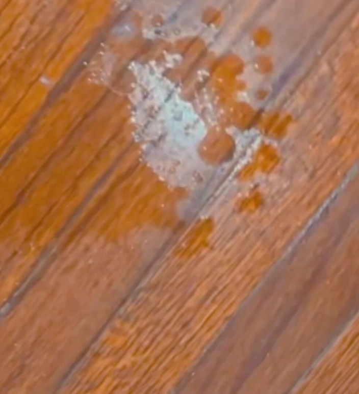 Dirtysecret studio: Flicka i hembiträde sprutar fyra gånger