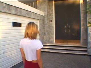 Outdoor pervs: Sexy amigas gostosas compartilham um pau grande