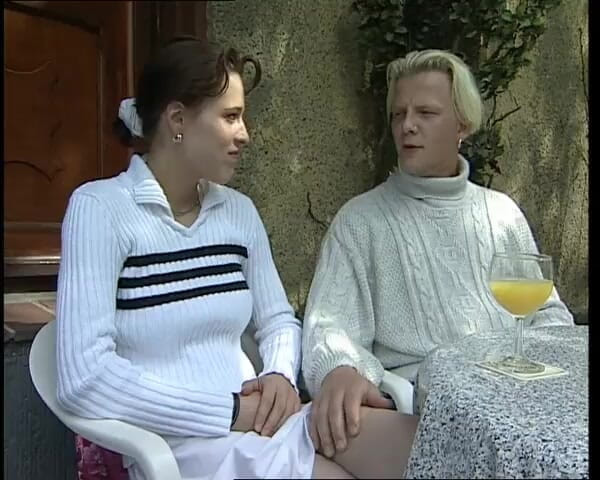 YOUR FIRST PORN: Una coppia tedesca arrapata scopa detebitamente