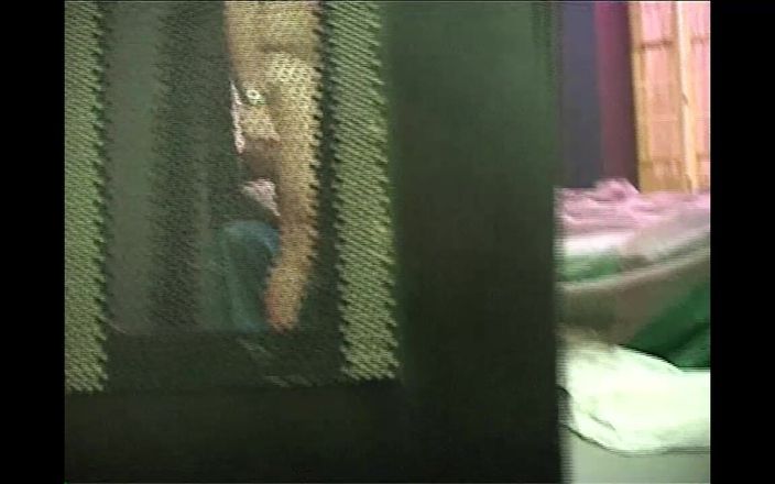 NASTY AMATEUR - Pornstar for a day: Puta sudamericana caliente follada con condón y corrida en el...