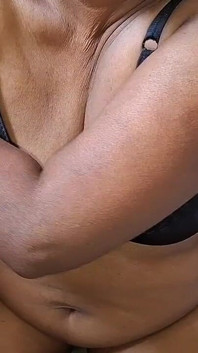 Büyük memeli Asyalı en ateşli orta yaşlı seksi kadın