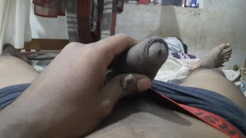 Wheyincognito: Caliente chico paquete masturbándose en la habitación
