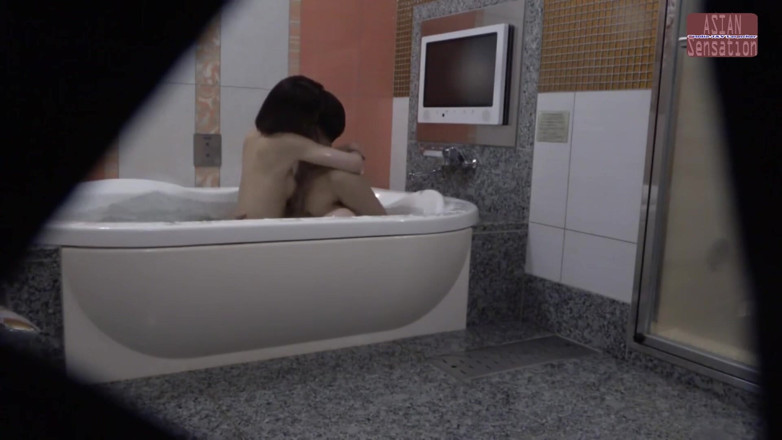 Studio JAV Launcher: Колишній полум'я повертається - приголомшливі вигини стрункої красуні знову розпалити незабутню ніч разом, частина 1